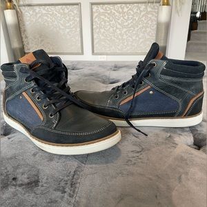 Men’s stylish high top casual sneakers.